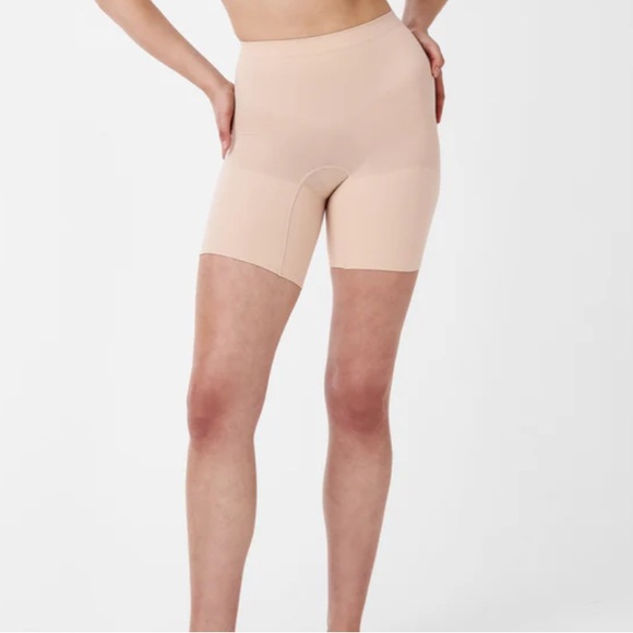 SPANX  shape wear by Sarah Blakey mid thigh shorts. Nude color. Sz A. - Picture 2 of 4